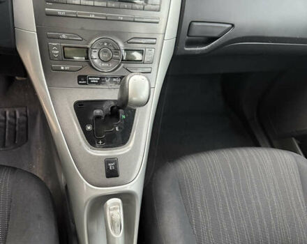 Серый Тойота Аурис, объемом двигателя 1.6 л и пробегом 250 тыс. км за 6200 $, фото 10 на Automoto.ua