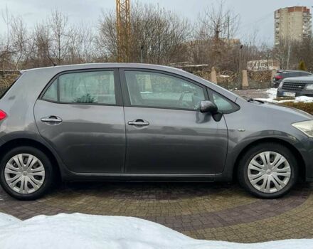 Сірий Тойота Ауріс, об'ємом двигуна 1.4 л та пробігом 264 тис. км за 6999 $, фото 7 на Automoto.ua