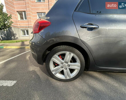 Тойота Аурис 2007 в Киеве на Automoto.ua Серый Тойота Аурис, объемом двигателя 2.2 л и пробегом 250 тыс. км за 7000 $, фото 20 на Automoto.ua