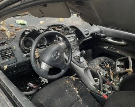 Серый Тойота Аурис, объемом двигателя 1.4 л и пробегом 295 тыс. км за 1999 $, фото 4 на Automoto.ua