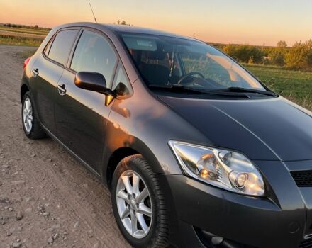 Сірий Тойота Ауріс, об'ємом двигуна 1.6 л та пробігом 257 тис. км за 6500 $, фото 1 на Automoto.ua