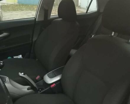 Серый Тойота Аурис, объемом двигателя 2.23 л и пробегом 213 тыс. км за 6200 $, фото 4 на Automoto.ua