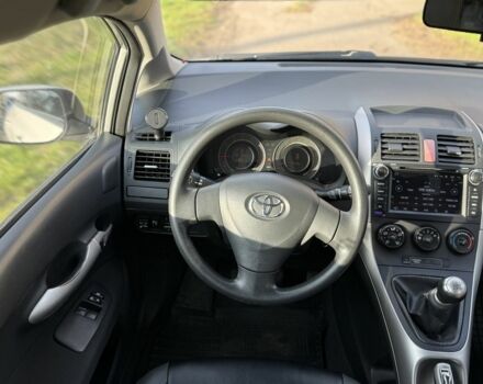 Серый Тойота Аурис, объемом двигателя 1.6 л и пробегом 265 тыс. км за 5800 $, фото 8 на Automoto.ua