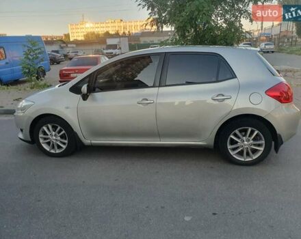 Серый Тойота Аурис, объемом двигателя 1.4 л и пробегом 223 тыс. км за 6700 $, фото 5 на Automoto.ua