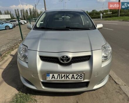 Серый Тойота Аурис, объемом двигателя 1.6 л и пробегом 243 тыс. км за 4500 $, фото 1 на Automoto.ua