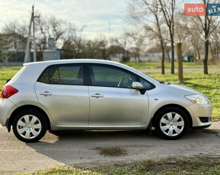 Серый Тойота Аурис, объемом двигателя 1.6 л и пробегом 265 тыс. км за 5800 $, фото 3 на Automoto.ua