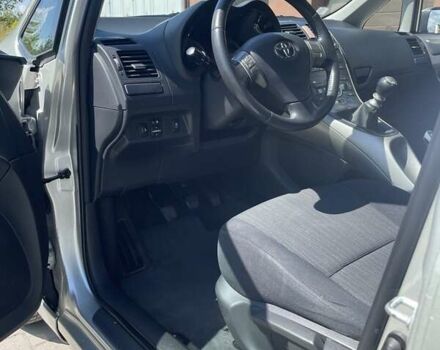 Серый Тойота Аурис, объемом двигателя 2 л и пробегом 233 тыс. км за 5683 $, фото 19 на Automoto.ua