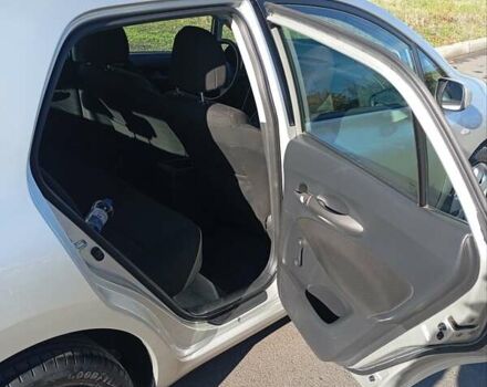 Серый Тойота Аурис, объемом двигателя 1.6 л и пробегом 135 тыс. км за 6000 $, фото 7 на Automoto.ua