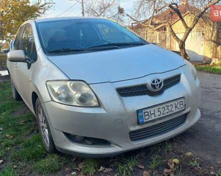 Серый Тойота Аурис, объемом двигателя 2 л и пробегом 318 тыс. км за 5300 $, фото 1 на Automoto.ua