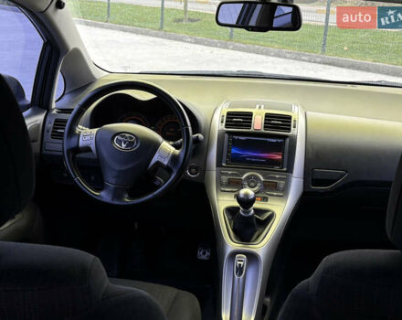 Сірий Тойота Ауріс, об'ємом двигуна 2 л та пробігом 267 тис. км за 5500 $, фото 30 на Automoto.ua