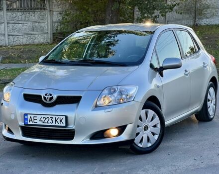 Серый Тойота Аурис, объемом двигателя 1.4 л и пробегом 250 тыс. км за 6350 $, фото 2 на Automoto.ua