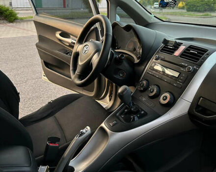 Сірий Тойота Ауріс, об'ємом двигуна 1.6 л та пробігом 244 тис. км за 6200 $, фото 7 на Automoto.ua