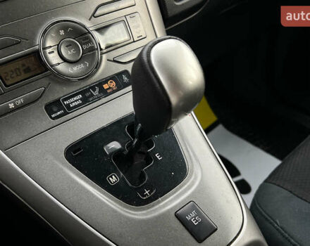 Серый Тойота Аурис, объемом двигателя 1.36 л и пробегом 264 тыс. км за 6999 $, фото 13 на Automoto.ua