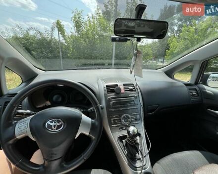 Серый Тойота Аурис, объемом двигателя 1.4 л и пробегом 265 тыс. км за 6199 $, фото 8 на Automoto.ua