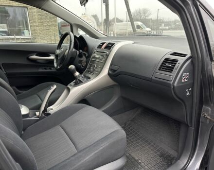 Серый Тойота Аурис, объемом двигателя 1.4 л и пробегом 200 тыс. км за 5700 $, фото 7 на Automoto.ua