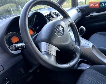 Сірий Тойота Ауріс, об'ємом двигуна 1.6 л та пробігом 225 тис. км за 5700 $, фото 10 на Automoto.ua