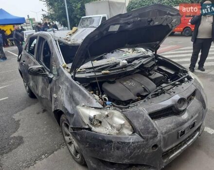 Сірий Тойота Ауріс, об'ємом двигуна 1.4 л та пробігом 295 тис. км за 1999 $, фото 5 на Automoto.ua