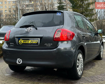 Серый Тойота Аурис, объемом двигателя 1.36 л и пробегом 264 тыс. км за 6999 $, фото 6 на Automoto.ua