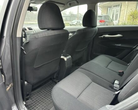 Серый Тойота Аурис, объемом двигателя 1.4 л и пробегом 200 тыс. км за 5700 $, фото 6 на Automoto.ua