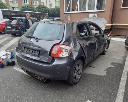 Серый Тойота Аурис, объемом двигателя 1.4 л и пробегом 295 тыс. км за 1999 $, фото 2 на Automoto.ua