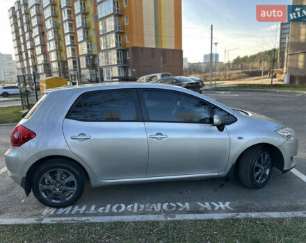 Сірий Тойота Ауріс, об'ємом двигуна 1.6 л та пробігом 155 тис. км за 7300 $, фото 6 на Automoto.ua