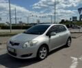 Серый Тойота Аурис, объемом двигателя 2 л и пробегом 307 тыс. км за 5900 $, фото 1 на Automoto.ua