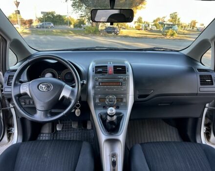 Серый Тойота Аурис, объемом двигателя 1.4 л и пробегом 250 тыс. км за 6350 $, фото 21 на Automoto.ua