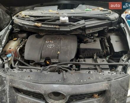 Сірий Тойота Ауріс, об'ємом двигуна 1.4 л та пробігом 295 тис. км за 1999 $, фото 3 на Automoto.ua