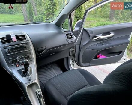 Сірий Тойота Ауріс, об'ємом двигуна 1.6 л та пробігом 225 тис. км за 5700 $, фото 6 на Automoto.ua