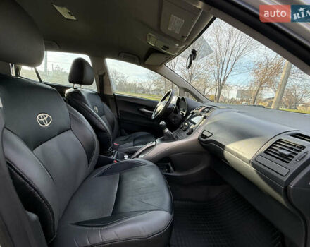 Серый Тойота Аурис, объемом двигателя 1.6 л и пробегом 265 тыс. км за 5800 $, фото 11 на Automoto.ua