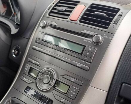 Сірий Тойота Ауріс, об'ємом двигуна 2.2 л та пробігом 216 тис. км за 6690 $, фото 10 на Automoto.ua