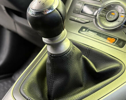 Сірий Тойота Ауріс, об'ємом двигуна 2 л та пробігом 267 тис. км за 5500 $, фото 25 на Automoto.ua