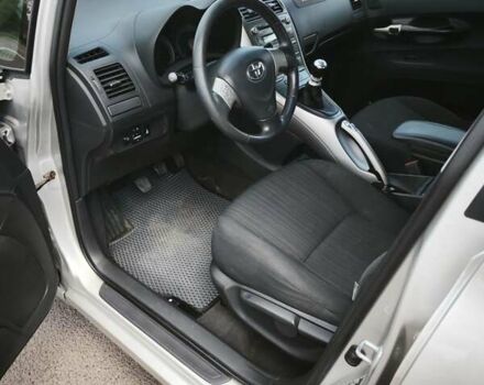 Тойота Аурис 2007 в Кропивницком (Кировограде) на Automoto.ua Серый Тойота Аурис, объемом двигателя 2 л и пробегом 300 тыс. км за 5800 $, фото 9 на Automoto.ua