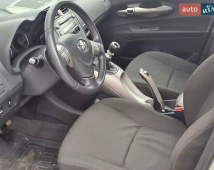 Серый Тойота Аурис, объемом двигателя 2.2 л и пробегом 216 тыс. км за 6690 $, фото 9 на Automoto.ua