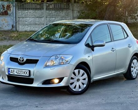 Серый Тойота Аурис, объемом двигателя 1.4 л и пробегом 250 тыс. км за 6350 $, фото 3 на Automoto.ua