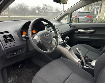 Серый Тойота Аурис, объемом двигателя 1.4 л и пробегом 200 тыс. км за 5700 $, фото 5 на Automoto.ua