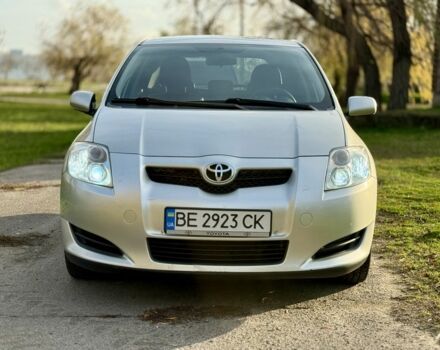 Серый Тойота Аурис, объемом двигателя 1.6 л и пробегом 265 тыс. км за 5800 $, фото 1 на Automoto.ua