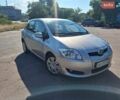 Серый Тойота Аурис, объемом двигателя 1.6 л и пробегом 310 тыс. км за 5600 $, фото 1 на Automoto.ua