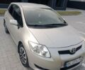 Серый Тойота Аурис, объемом двигателя 1.6 л и пробегом 202 тыс. км за 5200 $, фото 1 на Automoto.ua