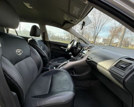 Серый Тойота Аурис, объемом двигателя 1.6 л и пробегом 265 тыс. км за 5800 $, фото 11 на Automoto.ua