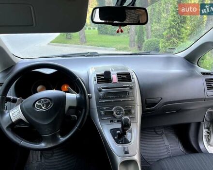 Сірий Тойота Ауріс, об'ємом двигуна 1.6 л та пробігом 225 тис. км за 5700 $, фото 7 на Automoto.ua