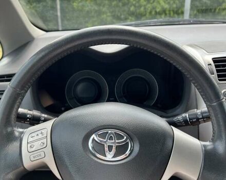 Серый Тойота Аурис, объемом двигателя 1.4 л и пробегом 265 тыс. км за 6199 $, фото 2 на Automoto.ua