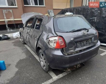 Сірий Тойота Ауріс, об'ємом двигуна 1.4 л та пробігом 295 тис. км за 1999 $, фото 4 на Automoto.ua