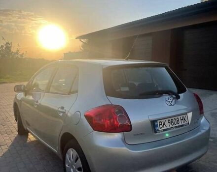 Серый Тойота Аурис, объемом двигателя 2 л и пробегом 233 тыс. км за 5683 $, фото 2 на Automoto.ua