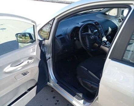 Серый Тойота Аурис, объемом двигателя 1.6 л и пробегом 135 тыс. км за 6000 $, фото 8 на Automoto.ua