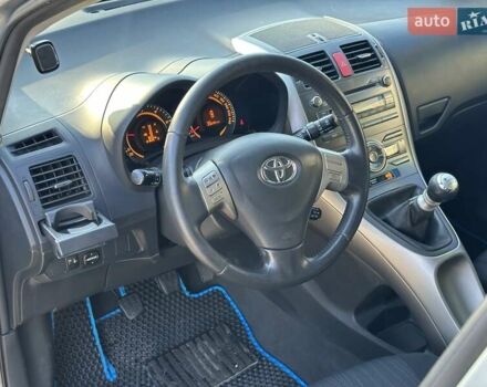 Серый Тойота Аурис, объемом двигателя 2 л и пробегом 251 тыс. км за 6390 $, фото 14 на Automoto.ua