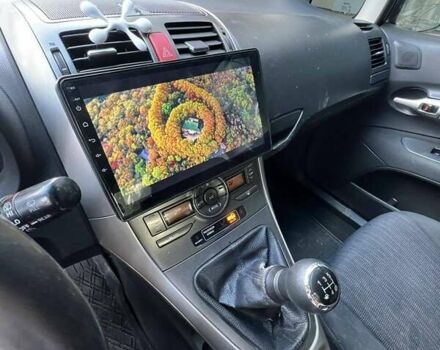 Сірий Тойота Ауріс, об'ємом двигуна 1.6 л та пробігом 200 тис. км за 6500 $, фото 4 на Automoto.ua