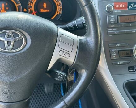 Серый Тойота Аурис, объемом двигателя 2 л и пробегом 251 тыс. км за 6390 $, фото 18 на Automoto.ua