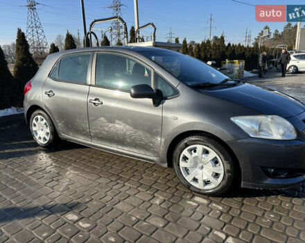Серый Тойота Аурис, объемом двигателя 2 л и пробегом 174 тыс. км за 7000 $, фото 3 на Automoto.ua