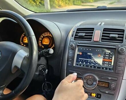 Серый Тойота Аурис, объемом двигателя 1.6 л и пробегом 228 тыс. км за 7000 $, фото 1 на Automoto.ua